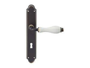 ERICA - Classic style metal door handle on back plate with lock _ LINEA CALI'